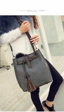 Vetro Daily Messenger Bag