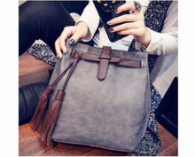 Vetro Daily Messenger Bag