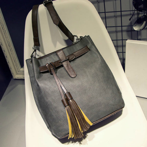 Vetro Daily Messenger Bag