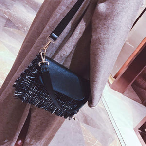 Hobe Black Leather Bag| Black